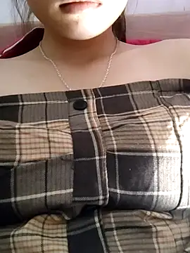 Snapshot of LyasianLa chatting on 19, 11, 2025 LyasianLa online show from 19, 11, 2025