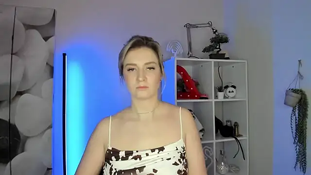 AlisaCam24 online show from 20, 11, 2025