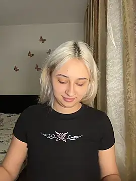 Snapshot of Kylie_One chatting on 3, 12, 2025 Kylie One online show from 3, 12, 2025