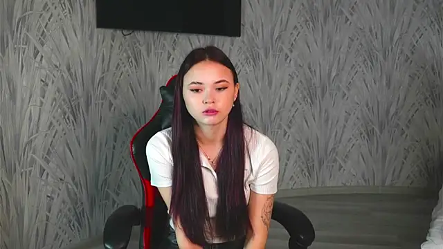 CarleeHake online show from 19, 11, 2025