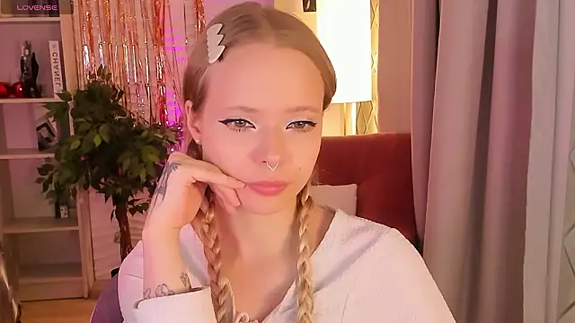 Snapshot of lucy_loy chatting on 17, 1, 2026 lucy loy online show from 17, 1, 2026