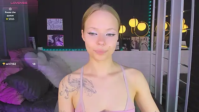 Snapshot of lucy_loy chatting on 8, 3, 2026 lucy loy online show from 8, 3, 2026