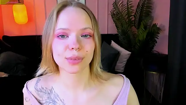 lucy loy online show from 29, 4, 2026