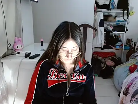 Snapshot of Nanylux chatting on 26, 11, 2025 Nanylux online show from 26, 11, 2025