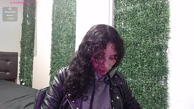 Snapshot of pettymoon1 chatting on 27, 11, 2025 pettymoon1 online show from 27, 11, 2025