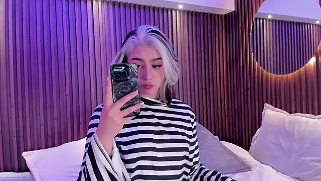 GabyRose9 online show from 17, 4, 2026