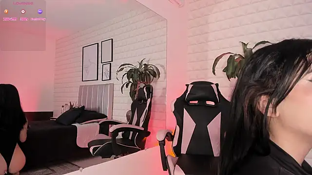 Elizabetth Benz online show from 10, 3, 2026