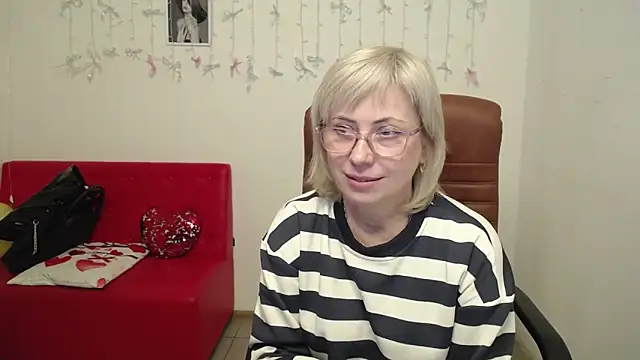 Snapshot of LaurenWishy chatting on 19, 1, 2026 LaurenWishy online show from 19, 1, 2026