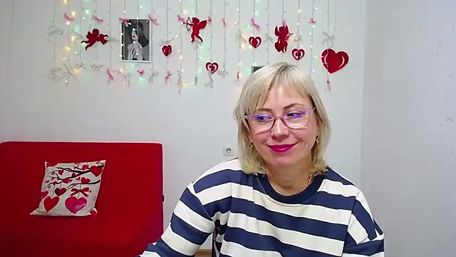 Snapshot of LaurenWishy chatting on 6, 2, 2026 LaurenWishy online show from 6, 2, 2026