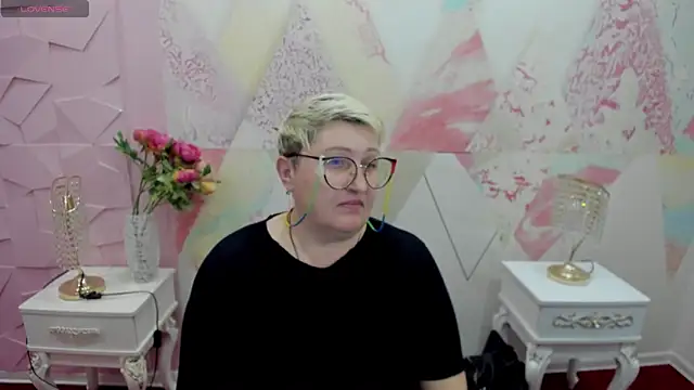 Snapshot of Helga_anasis1 chatting on 19, 11, 2025 Helga anasis1 online show from 19, 11, 2025