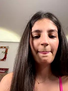 Snapshot of SophiaNazari chatting on 28, 11, 2025 SophiaNazari online show from 28, 11, 2025