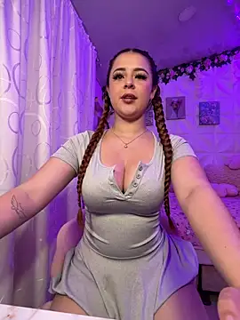 April Beckett02 online show from 16, 4, 2026