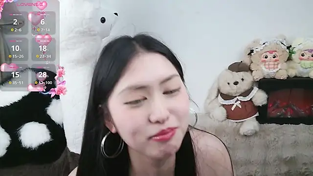 Snapshot of TuTu-077 chatting on 7, 2, 2026 TuTu-077 online show from 7, 2, 2026