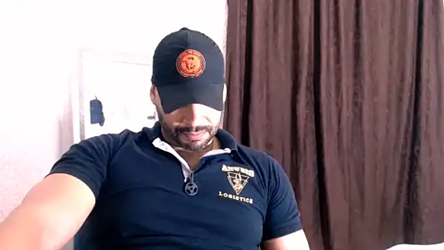 Snapshot of musclehetero chatting on 17, 6, 2026 musclehetero online show from 17, 6, 2026