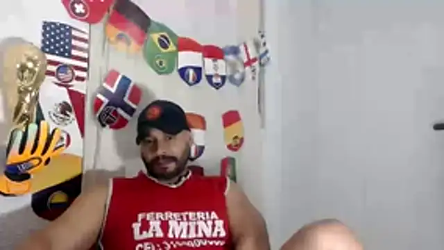 Snapshot of musclehetero chatting on 27, 6, 2026 musclehetero online show from 27, 6, 2026