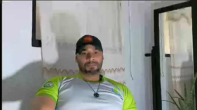 Snapshot of musclehetero chatting on 17, 7, 2026 musclehetero online show from 17, 7, 2026