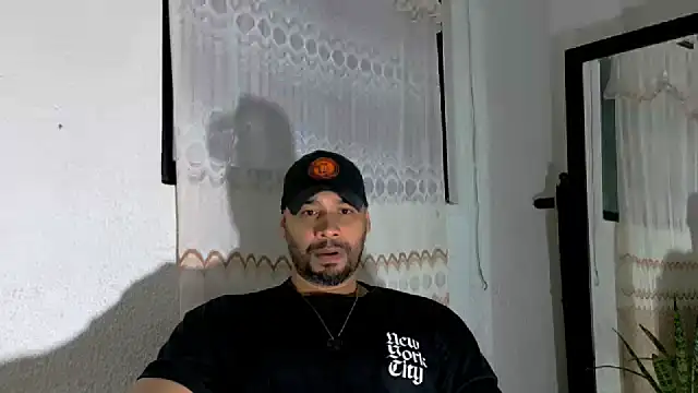 Snapshot of musclehetero chatting on 18, 7, 2026 musclehetero online show from 18, 7, 2026