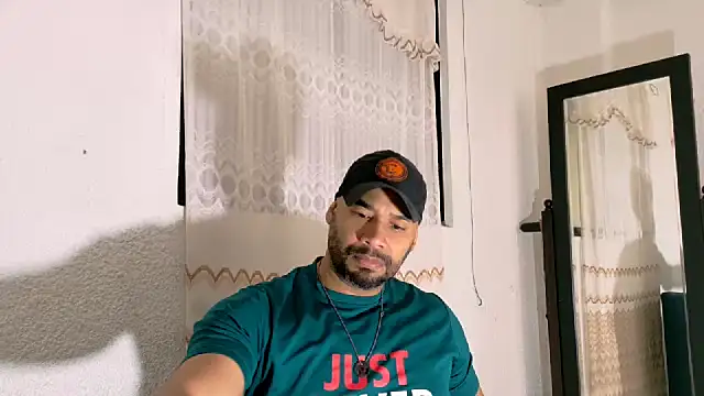 Snapshot of musclehetero chatting on 20, 7, 2026 musclehetero online show from 20, 7, 2026