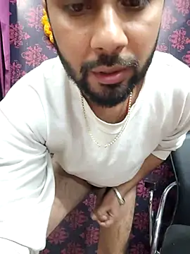 Cute Lucky online show from 3, 12, 2025