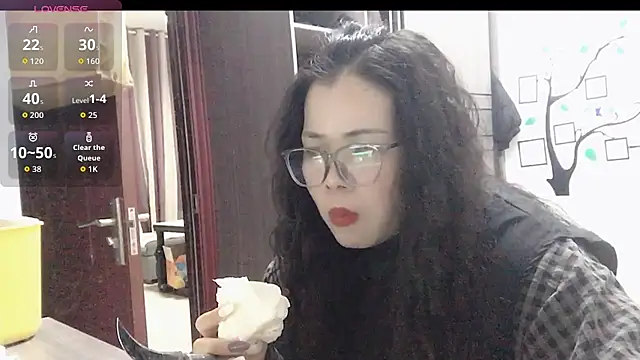 Huahua3187 online show from 26, 11, 2025