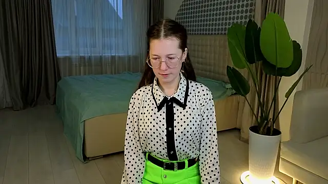 MiraFenech online show from 3, 12, 2025