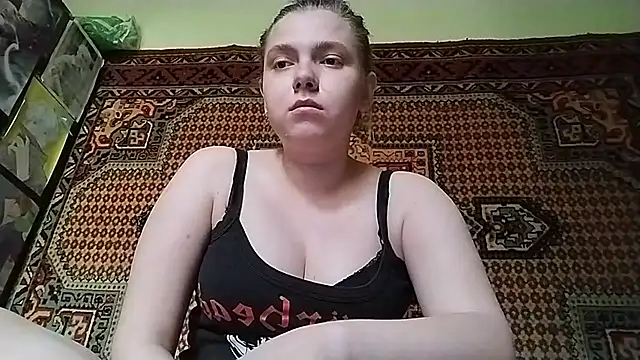 Snapshot of KikiBang chatting on 2, 6, 2026 KikiBang online show from 2, 6, 2026