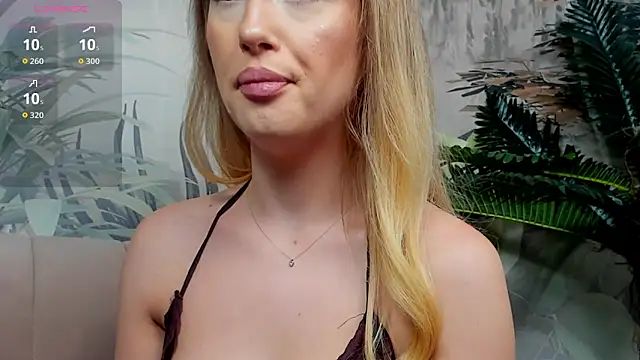 ChloeeBee online show from 25, 11, 2025