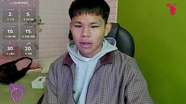 Snapshot of tommy_cherry_ chatting on 23, 11, 2025 tommy cherry online show from 23, 11, 2025