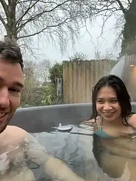 Snapshot of Spice2x chatting on 3, 12, 2025 Spice2x online show from 3, 12, 2025