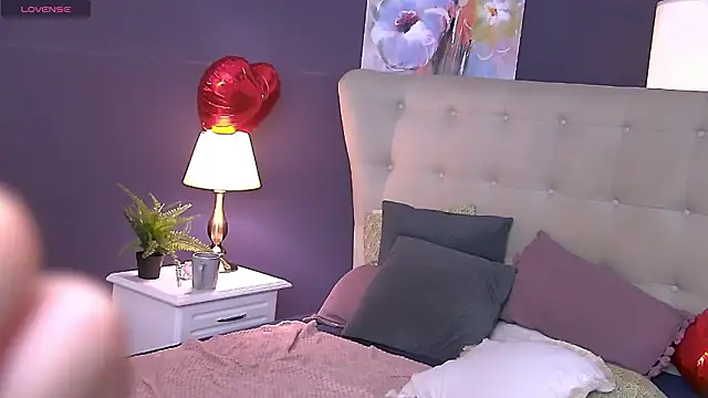 SeniGrandee online show from 6, 3, 2026