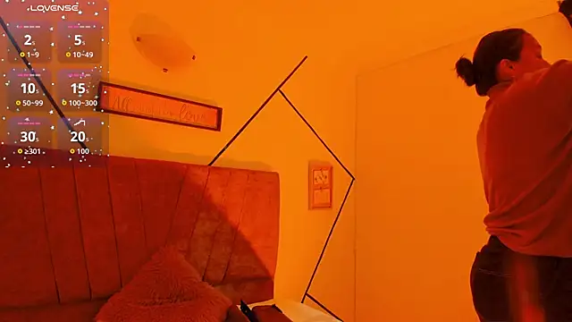 Julieta Lein  online show from 2, 12, 2025