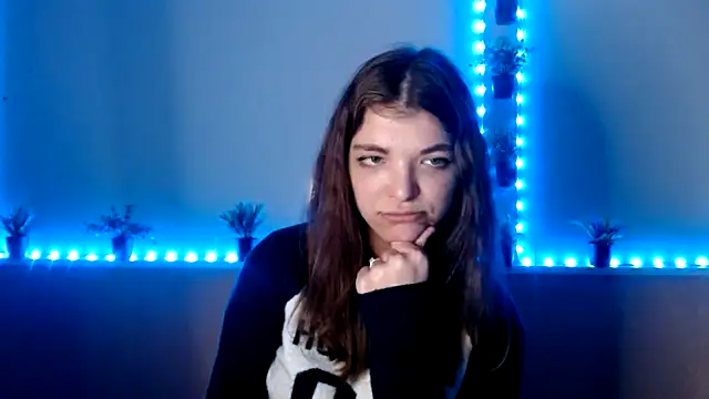 Snapshot of Sweeet_Emilyy chatting on 26, 11, 2025 Sweeet Emilyy online show from 26, 11, 2025