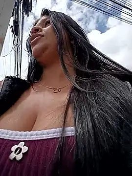 Layla-daring online show from 9, 3, 2026