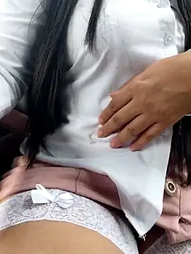 Layla-daring online show from 18, 4, 2026