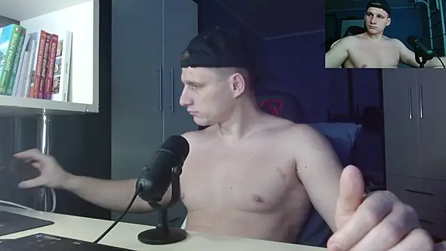 Poliglotjoe1 online show from 4, 12, 2025