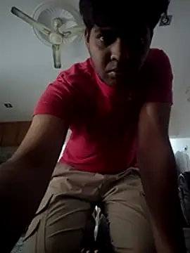 Snapshot of useless_muslim01 chatting on 20, 11, 2025 useless muslim01 online show from 20, 11, 2025