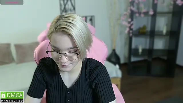 Megan Lora online show from 1, 12, 2025