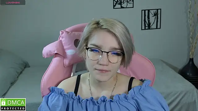 Megan Lora online show from 11, 1, 2026