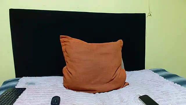 Snapshot of WildHornyTiger18 chatting on 8, 5, 2026 WildHornyTiger18 online show from 8, 5, 2026