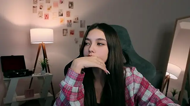 Vexorine online show from 4, 12, 2025