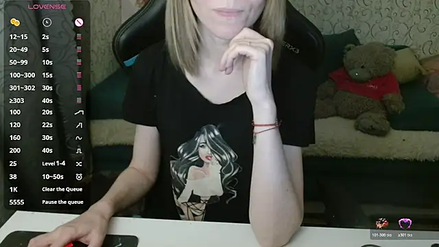 Snapshot of __Katherine___ chatting on 25, 11, 2025 Katherine online show from 25, 11, 2025