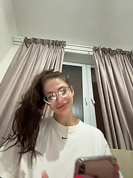 Snapshot of Daria_Promisess chatting on 30, 11, 2025 Daria Promisess online show from 30, 11, 2025