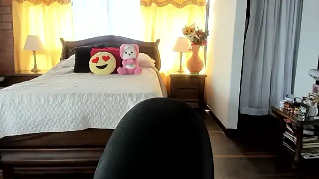 Charlotte-Willson online show from 9, 3, 2026