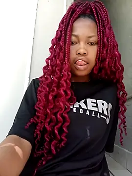 Snapshot of Sweethoneypot25 chatting on 5, 2, 2026 Sweethoneypot25 online show from 5, 2, 2026