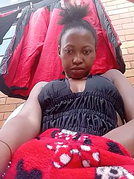 Snapshot of Sweethoneypot25 chatting on 18, 5, 2026 Sweethoneypot25 online show from 18, 5, 2026