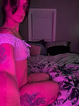 Snapshot of LexiLuxi chatting on 27, 11, 2025 LexiLuxi online show from 27, 11, 2025