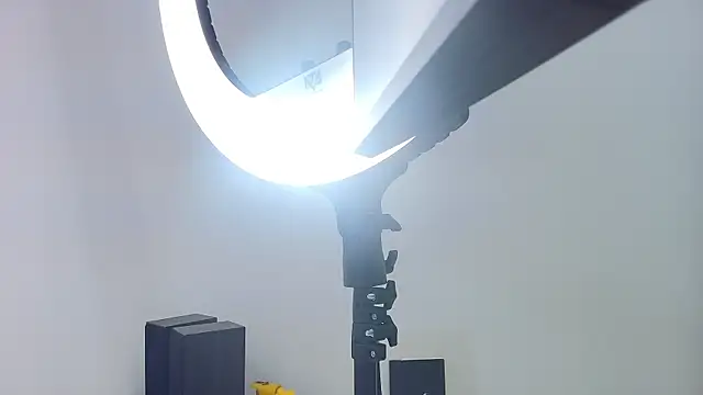 Snapshot of lili_jhonson chatting on 26, 11, 2025 lili jhonson online show from 26, 11, 2025