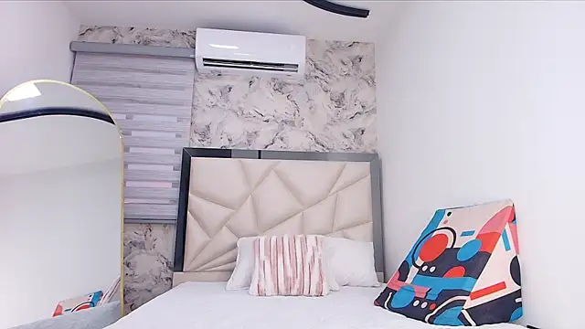 Snapshot of lili_jhonson chatting on 28, 11, 2025 lili jhonson online show from 28, 11, 2025