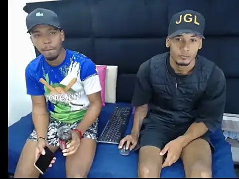 Straight latinX online show from 27, 11, 2025