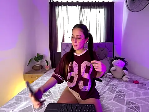 SophieeMoore online show from 19, 12, 2025